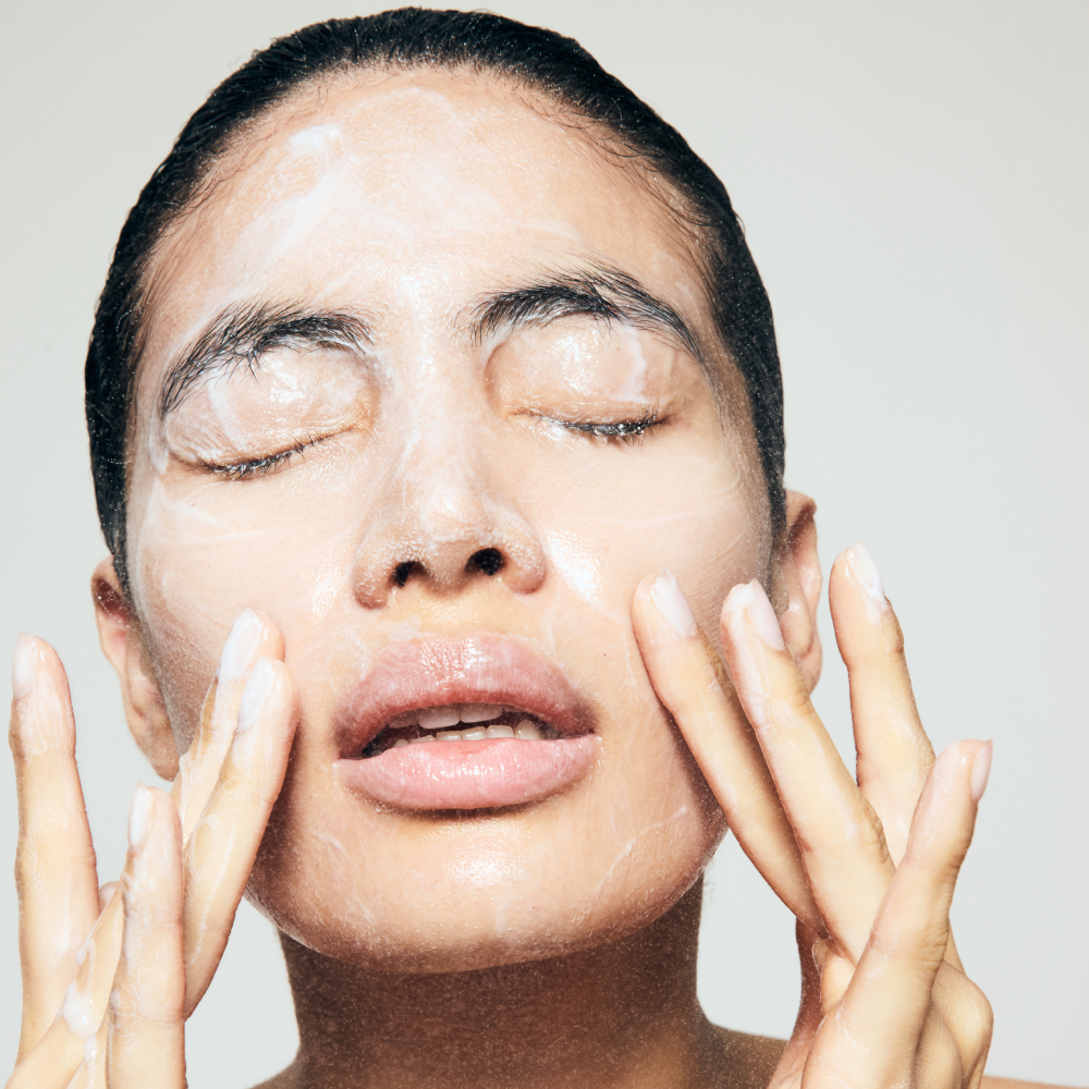 INSTYTUTUM Renewal Melting Cleanser 120ml - Гідрофільна олія для делікатного очищення та зволоження - фото №3 INSTYTUTUM Renewal Melting Cleanser 120ml - Гідрофільна олія для делікатного очищення та зволоження - фото №3
